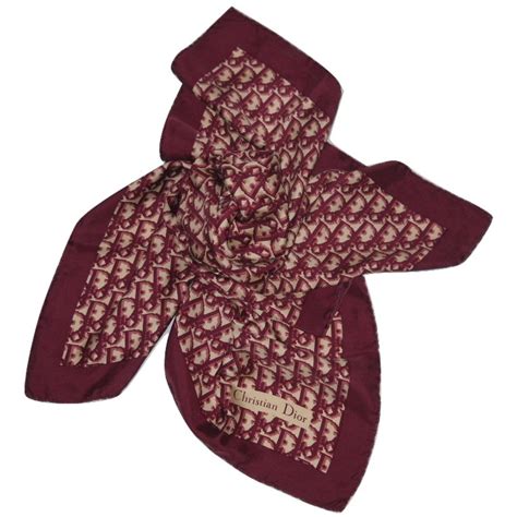 foulard de marque dior|carrés de soie dior.